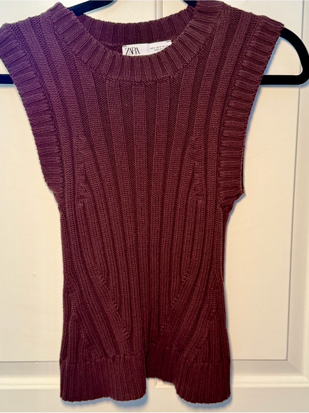 Zara Burgundy Ribbed Knit Sweater Vest Size Small